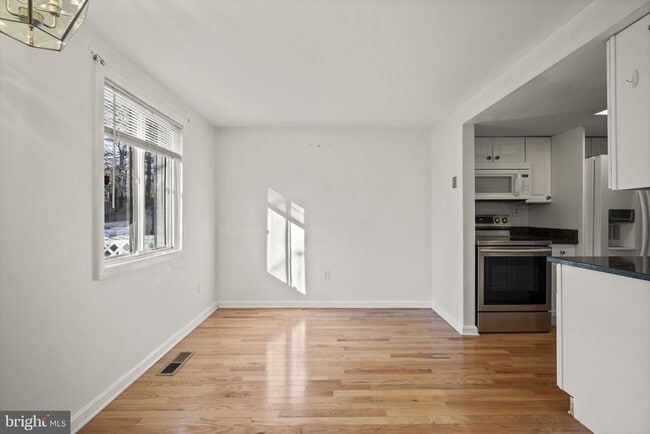 Building Photo - 5451 Endicott Ln