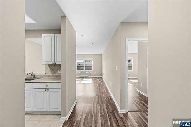 Photo - 905 River Rd