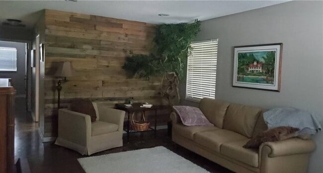 Photo - 203 Longview Rd