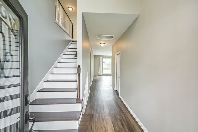 Photo - 6219 Summerville Ln