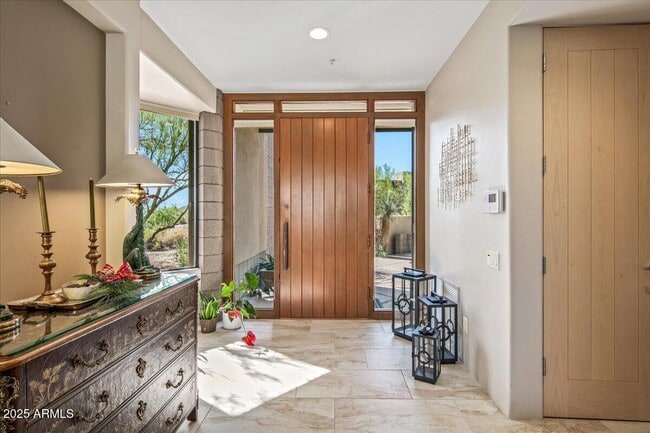 10507 E Fernwood Ln