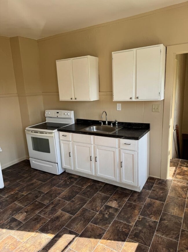 Photo - 1023 Pearl St