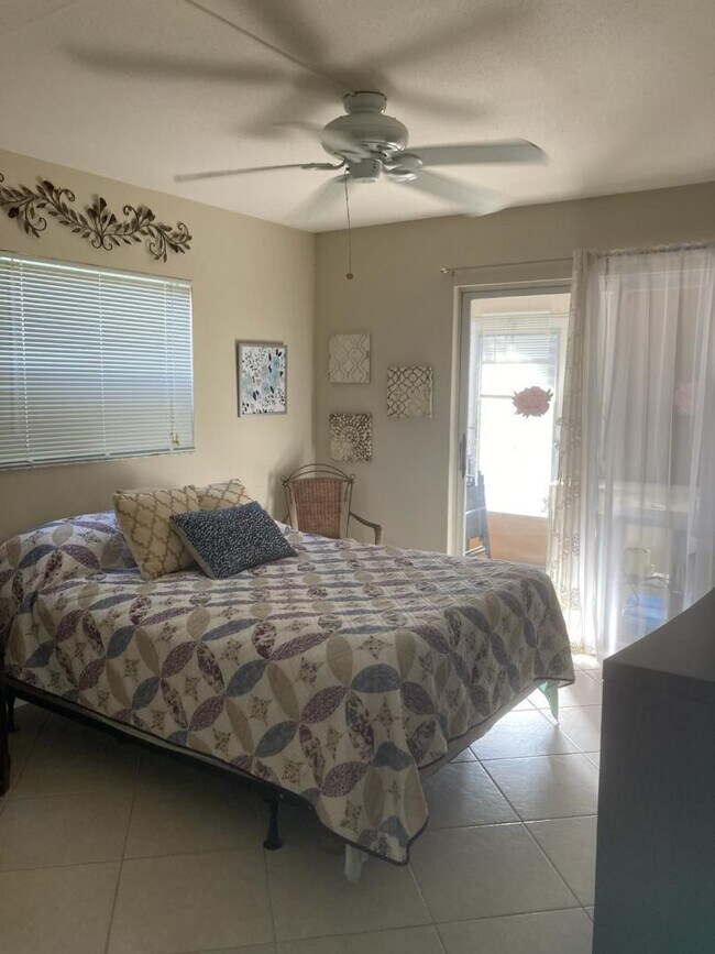 Photo - 445 Saxony Way Unit 445