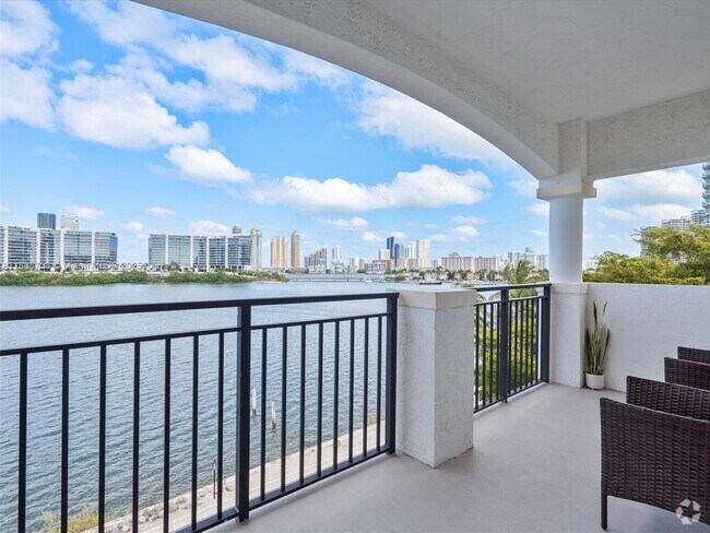 Building Photo - 3255 NE 184th St Unit 12508 Rental