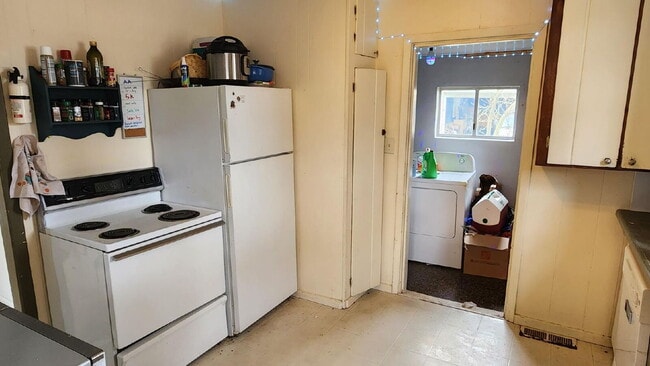 Photo - Sunnyland 5BR Near Trader Joe's – Walk to Schools, Private Yard, Pet Friendly | Pre-Leasing Aug 2026