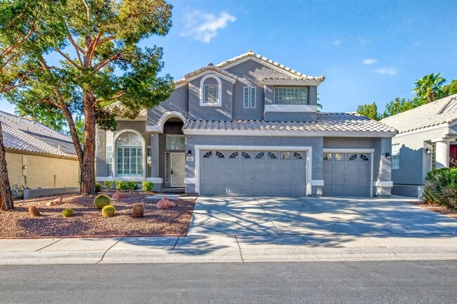 Building Photo - FANTASTIC 5-BEDROOM HOME NEAR DOWNTOWN SUMMERLIN!!