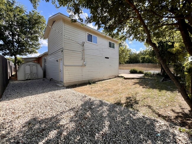 Photo - 5638 Curzon Ave