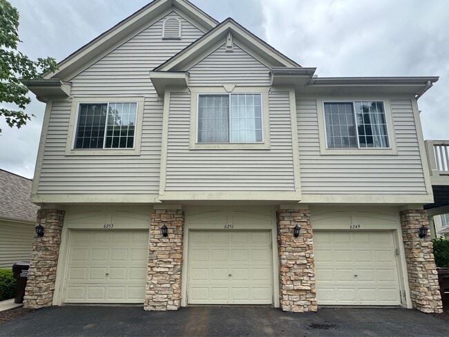 Building Photo - 6251 Commonwealth Dr
