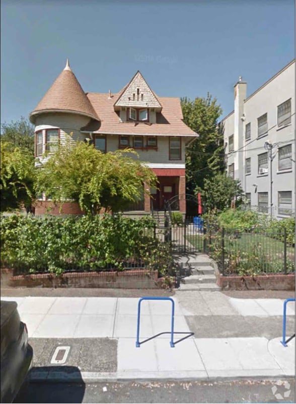 Building Photo - 2233 NW Flanders St Rental