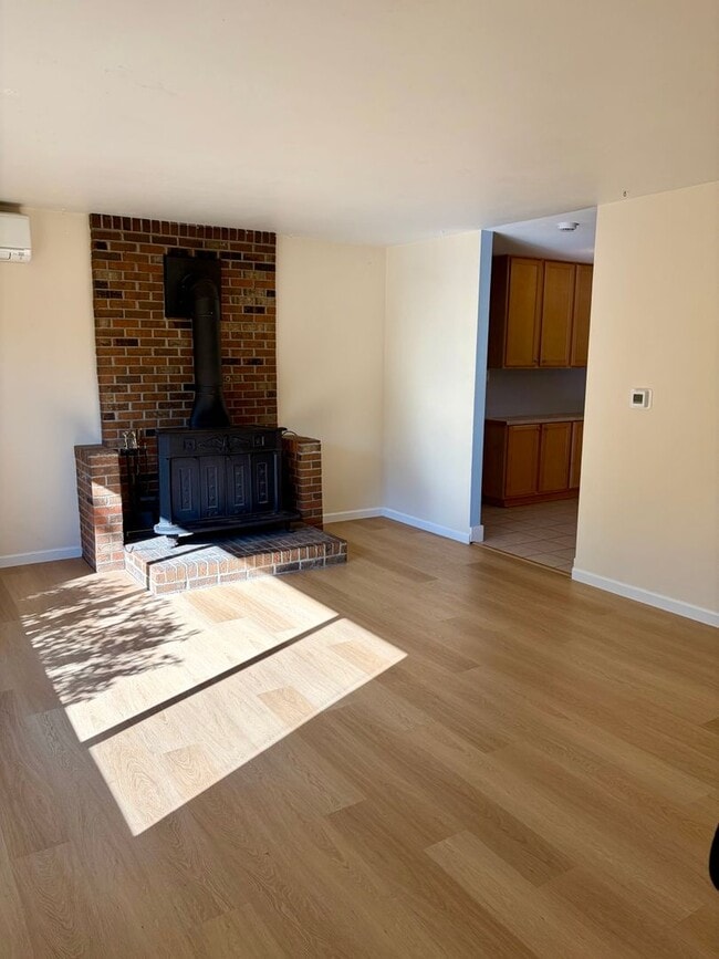 Photo - 345 S 44th St