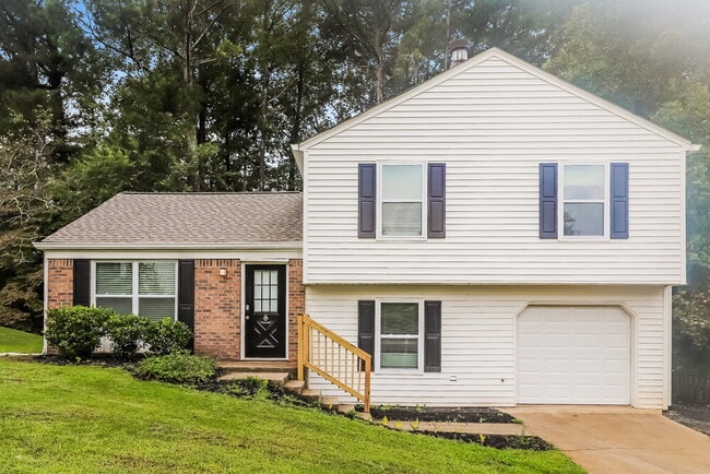 Building Photo - 876 Highland Terrace NE