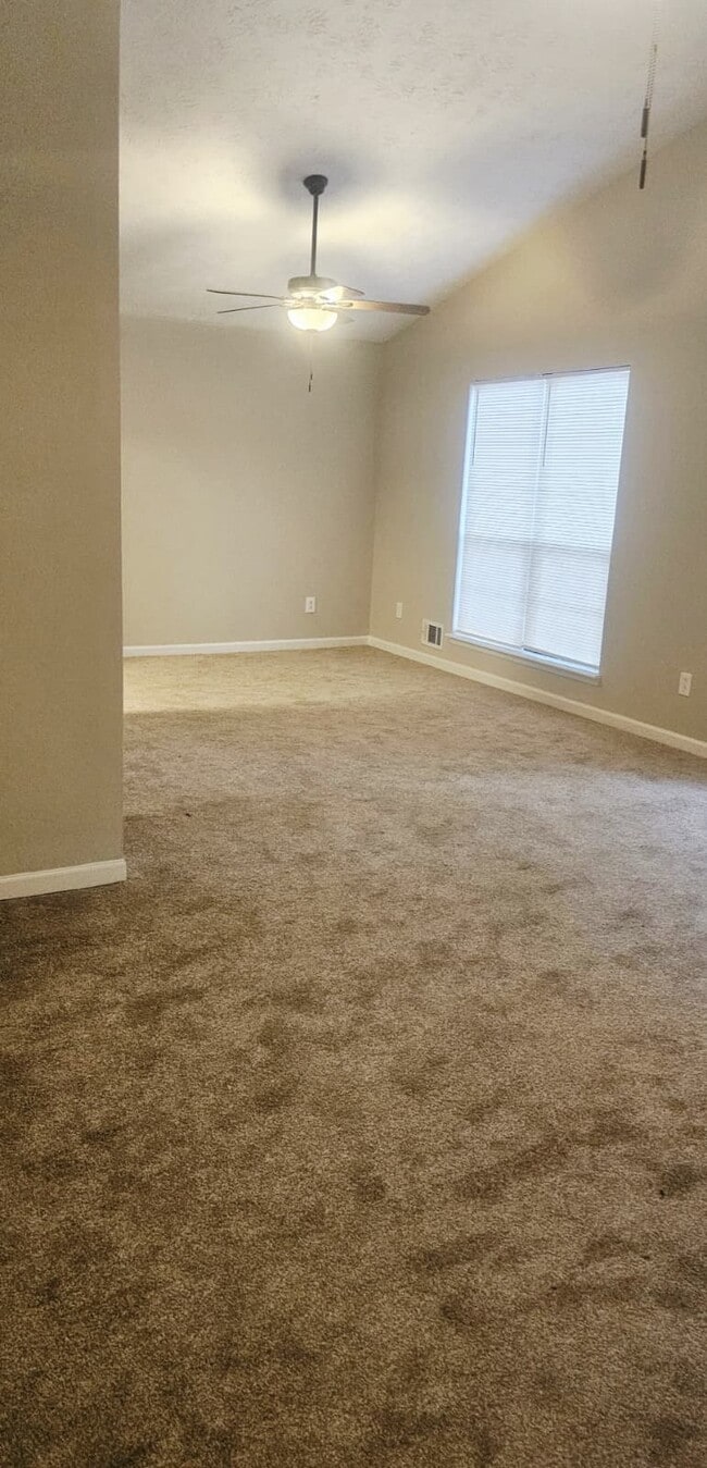 Photo - 1904 Cades Cv