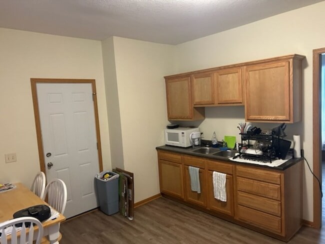 Photo - 129 E Reed Ave Unidad Front