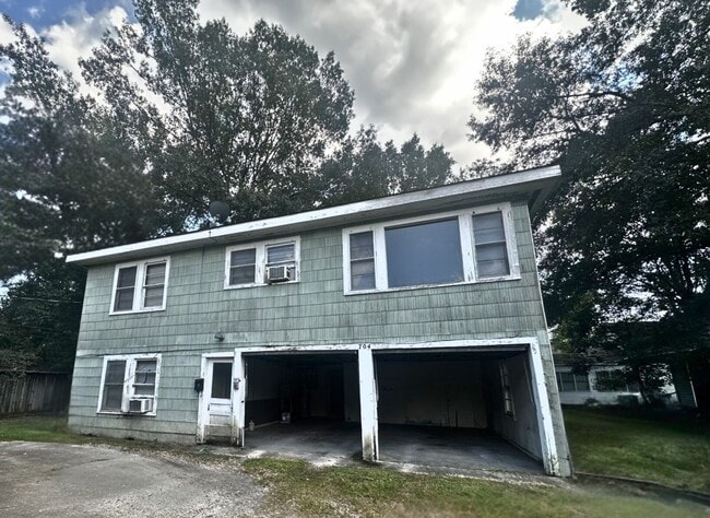 Building Photo - 704 E Thomas St Unit B