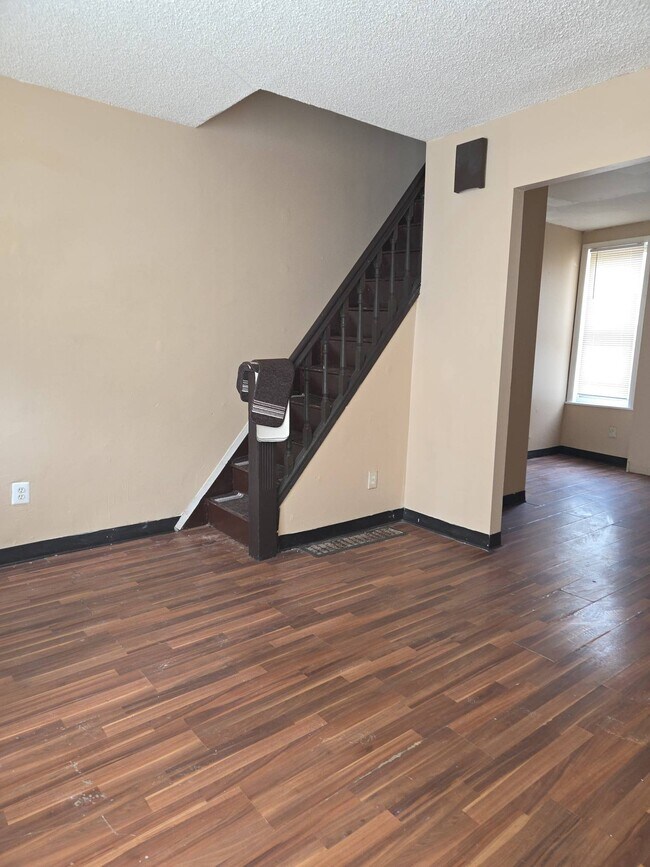 Photo - 2219 Winton St