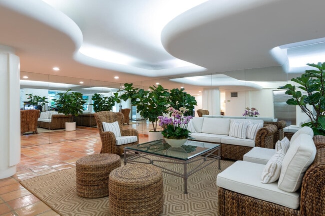 Photo - 170 N Ocean Blvd Unidad 511