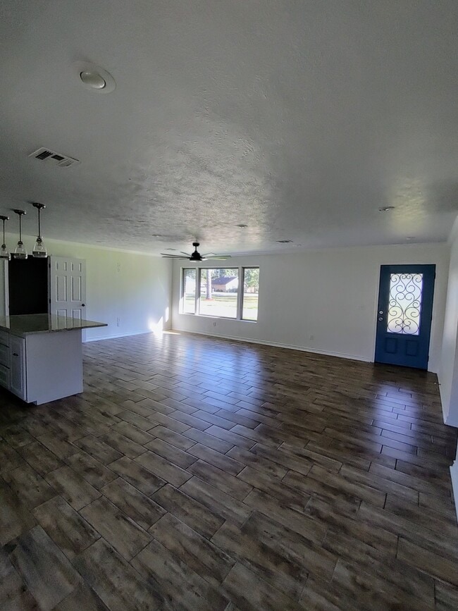 Photo - 105 Rolling Hills Dr