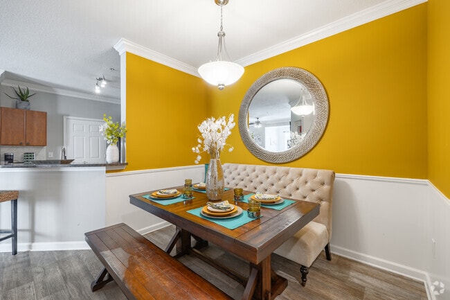 2BR, 2BA - 1,299SF - Dining Area
