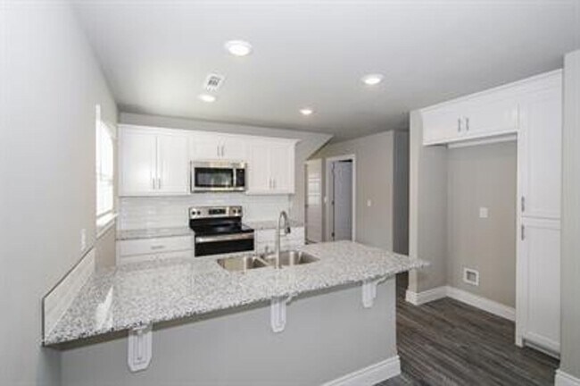 Photo - Awesome home with great location in Rogers