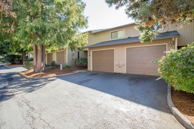 Photo - Royal Ridge Condominiums