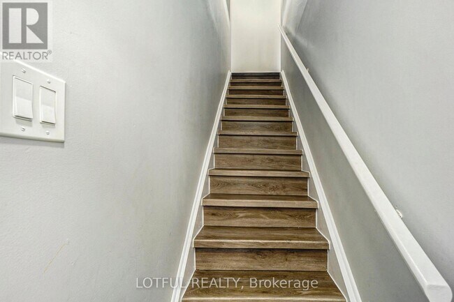 Photo - 725 Alesther St Unité B