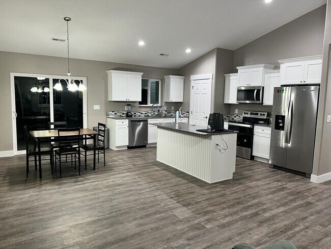 Photo - 1729 Village Pkwy Unit 1729 Village Pkwy