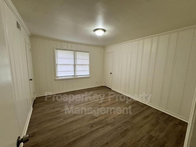 Photo - 3543 Berkley Dr