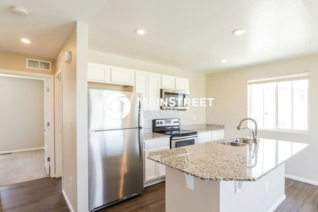 Photo - 3 Bedroom Pet-Friendly Home in Denver, CO with Main Street Renewal