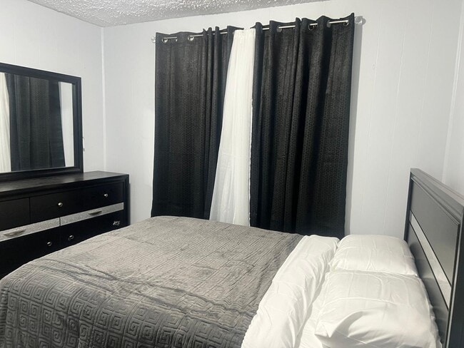 Building Photo - 12829 Doty Ave