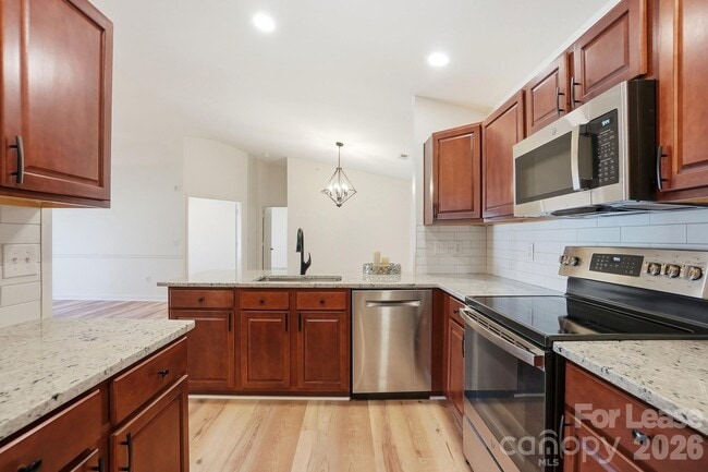 Building Photo - 17122 Red Feather Dr