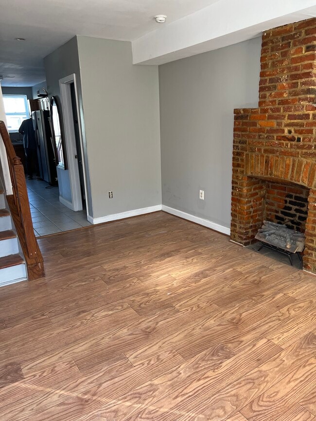 Photo - 1419 Ward St