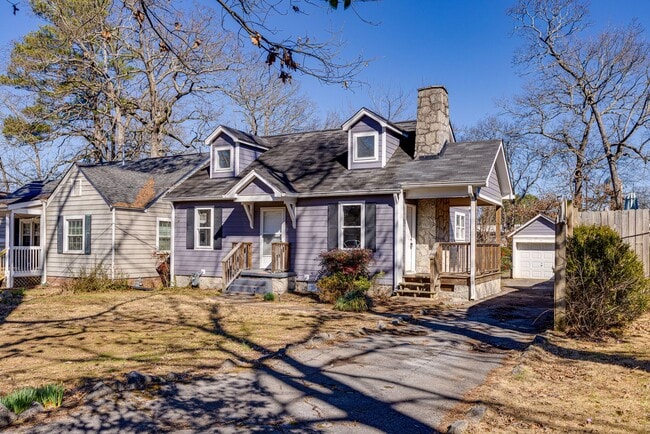 Photo - Newly Renovated 3BR/1BTH with Loft for Rent!