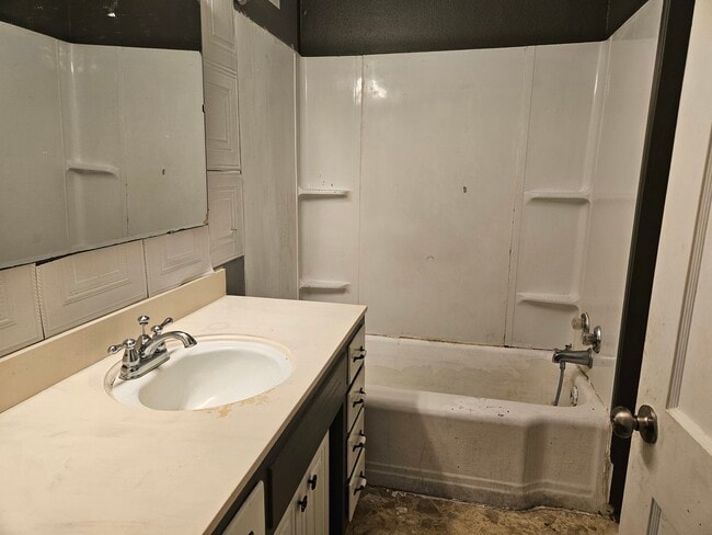 Photo - 1502 S College St