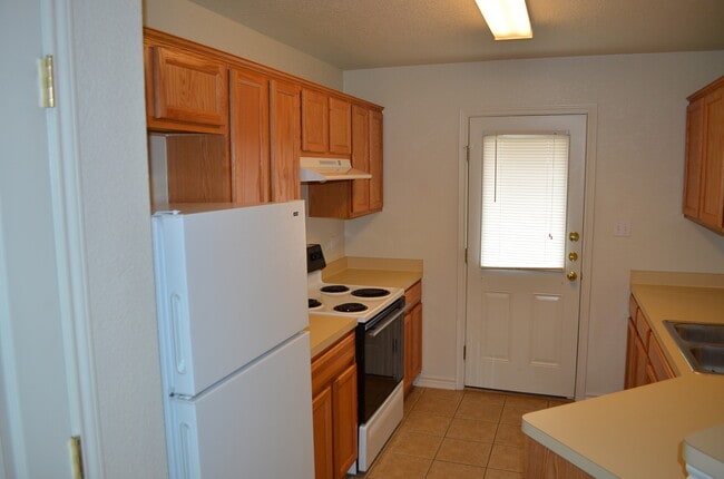 Photo - 326 N 10th St Unidad A-STILL OCCUPIED BY RESIDENT