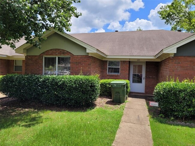 Photo - 185 Landmark Dr