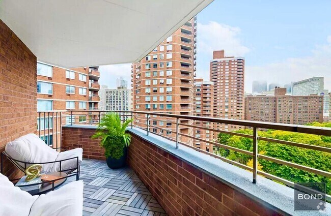 Building Photo - 520 Second Avenue Unit 520-14F Rental