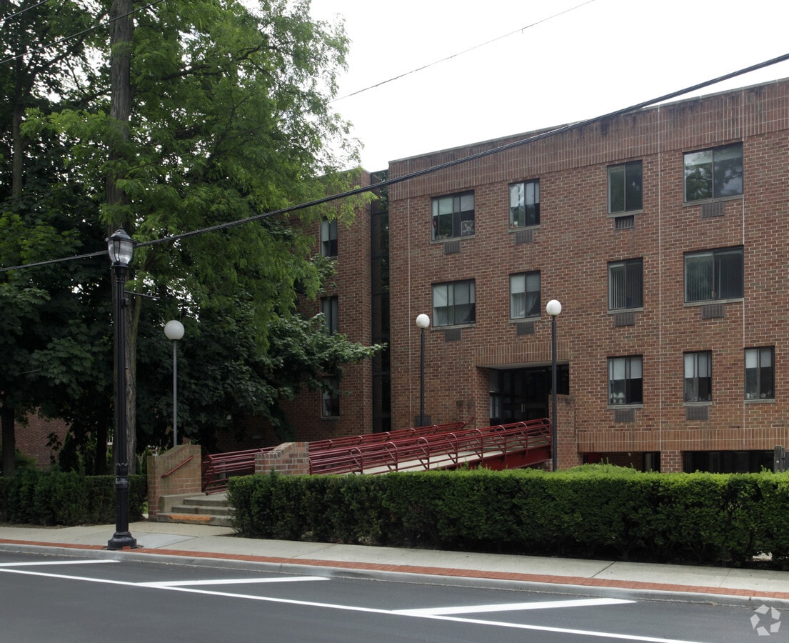 Photo - Samuel R. Pierce Apartments