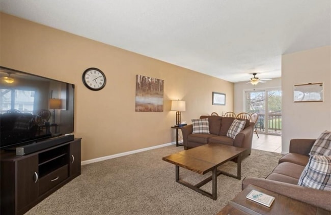 Photo - 1604 E Drury Ln