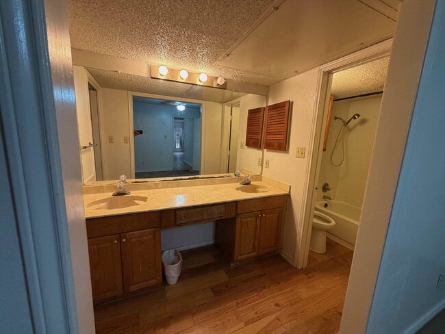 Photo - Cozy 1BD Condo in Richardson ISD with Fireplace & Amenities Unit Apt 114