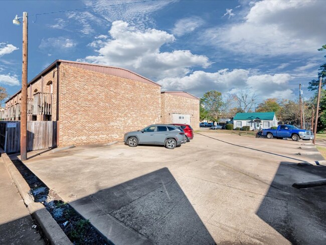 Photo - 208 E Starr Ave Unit 13