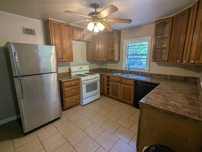 Photo - 12 Dyches Dr