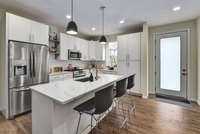 Photo - 1926 W 52nd St