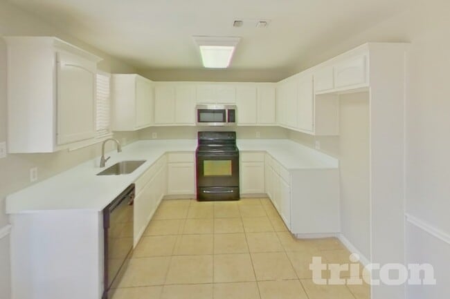 913 Brookhaven Dr