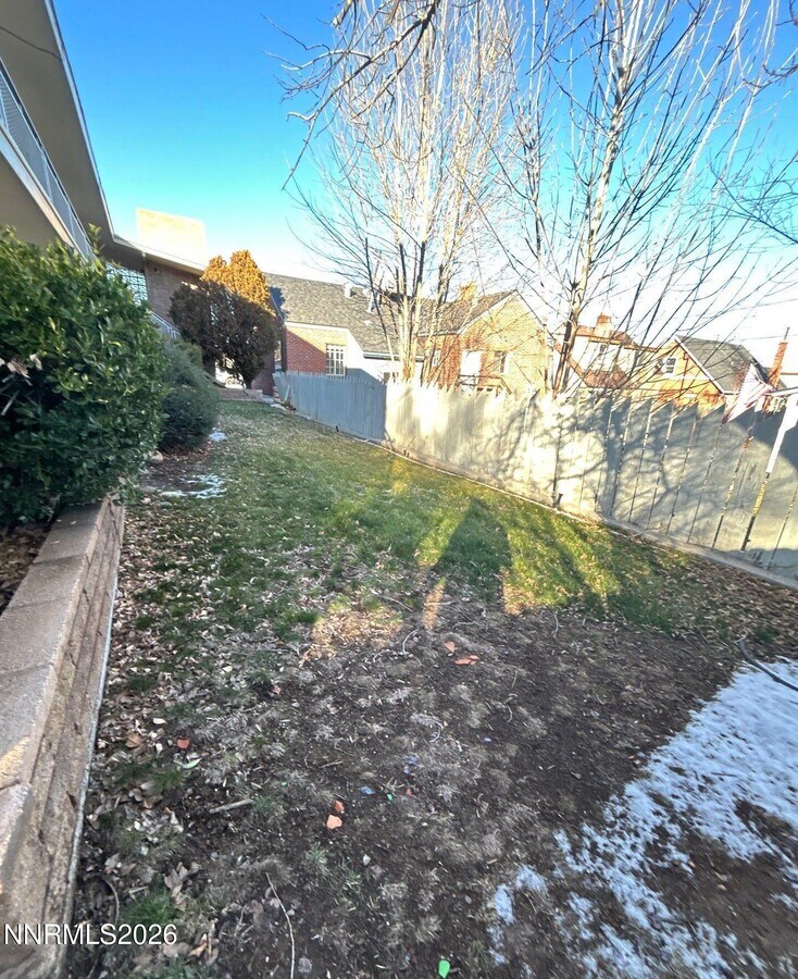 Photo - 218 Mt Rose St Unidad 3