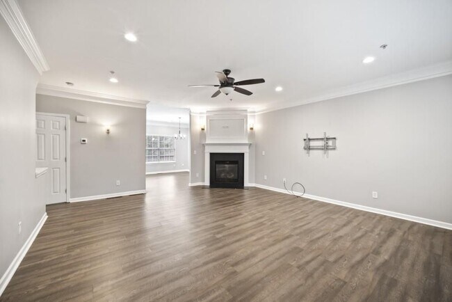 Photo - 1010 Society Way