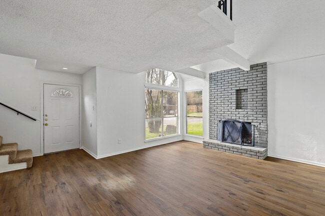 Photo - 2160 Fleur De Lis Ct