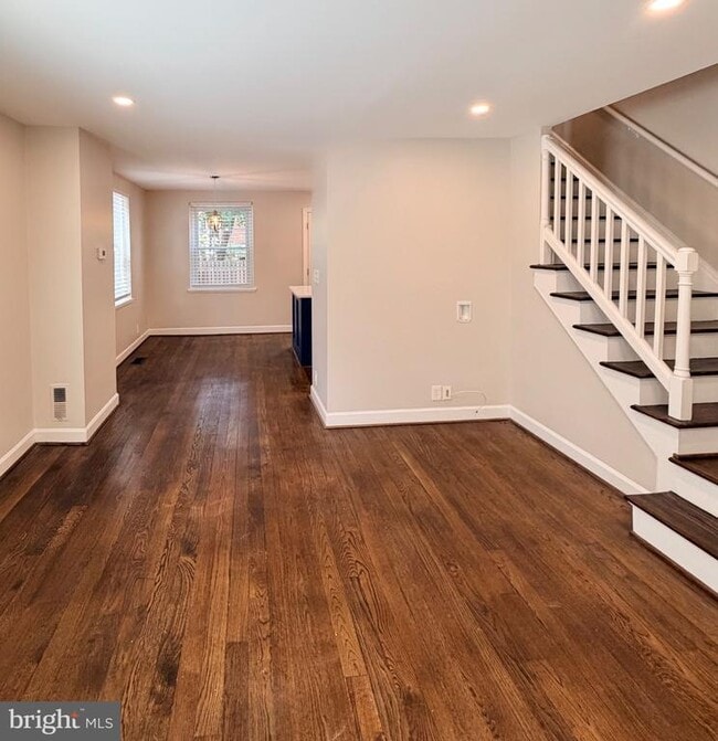 Photo - 4800 S 28th St