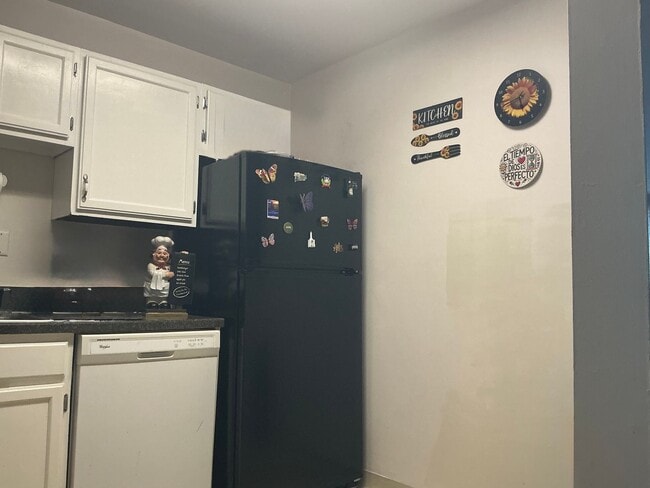 Photo - 2 bedroom 2 bath condo in Cromwell Gardens