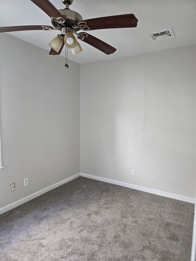 Photo - Clean 3BD/1BA