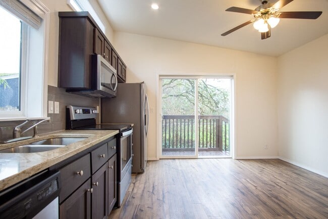 Photo - 1846 SE Harold St Unit B